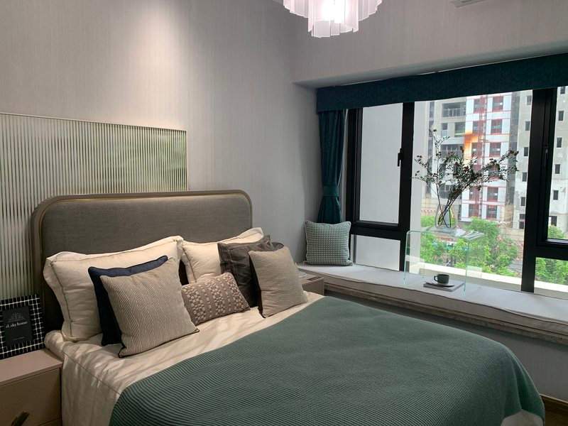 卧室壁纸选购技巧颜色与环保因素详解提升舒适睡眠环境