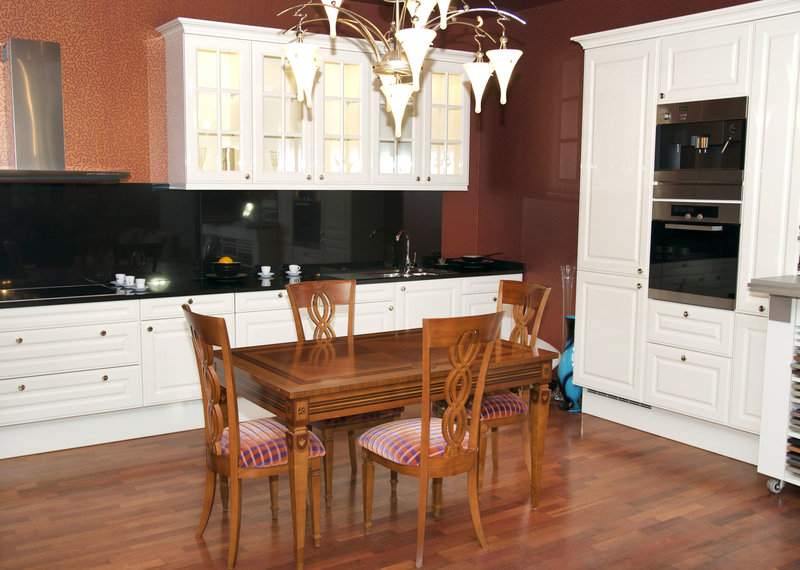 家用实木餐桌价格竟然差这么多,背后隐藏着什么秘密?(图1) 家用实木餐桌价格及安装指南