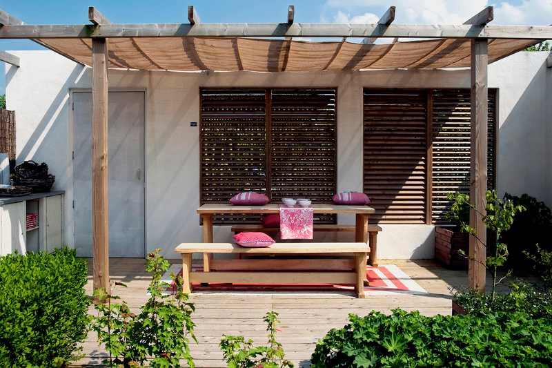 阳台装竹帘后，90%的业主都后悔了，原因竟然是这样