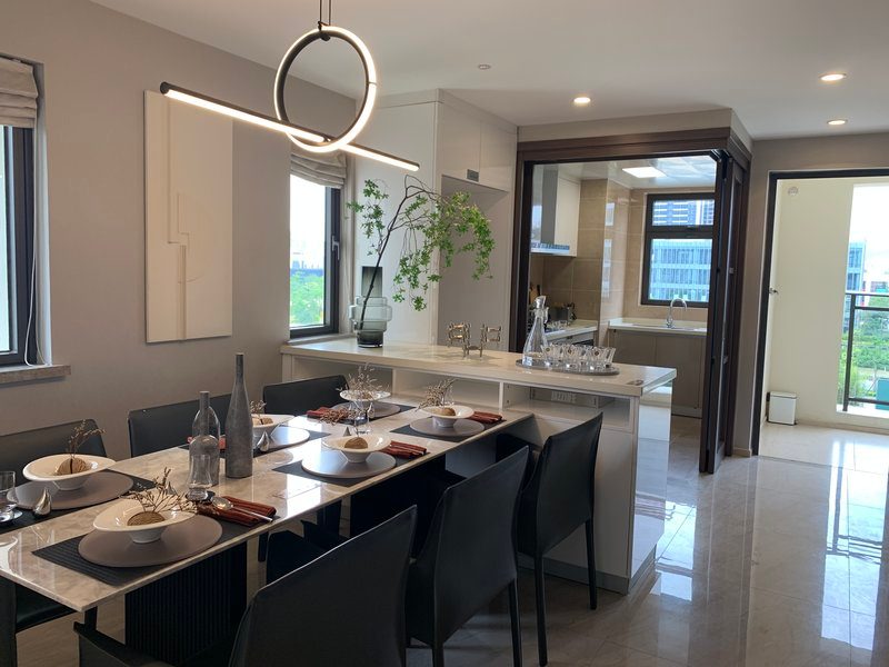 阳台吊顶竟然不是必须的，不吊顶反而更美的秘密在这里