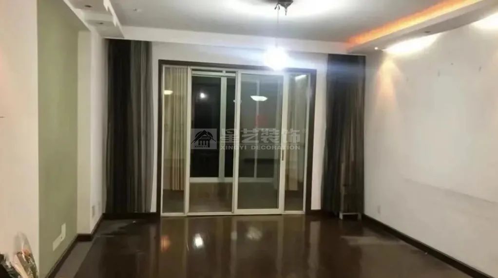 旧房改造丨二十年的老房子，大气原木风，满满书香气！(图3)