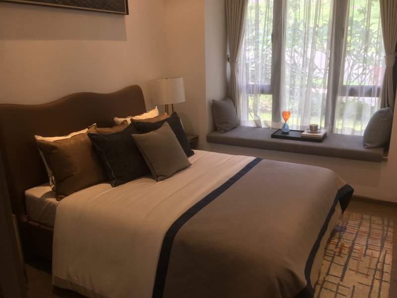 卧室壁纸选择的安全与美观