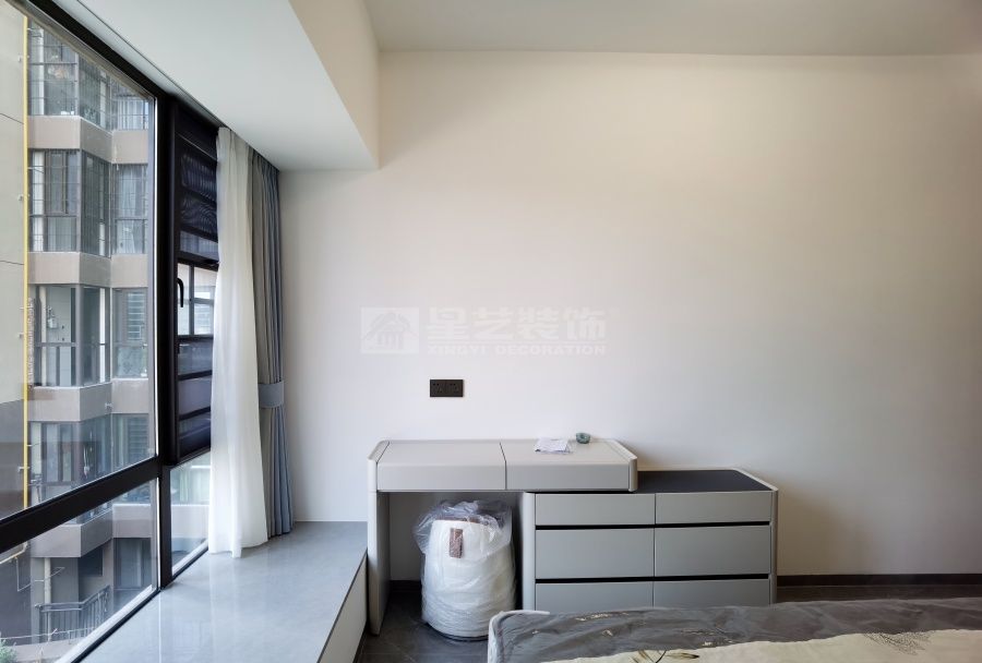 贺州康城一品135平四房现代风实景(图18)