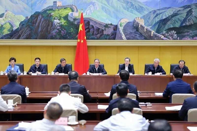 李强：发行并用好超长期特别国债，高质量做好支持“两重”建设各项工作！