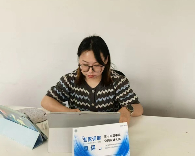 李蔓蔓 - 副本.jpg 李蔓蔓 - 副本.jpg