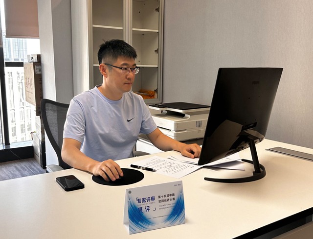 张馨.jpg 张馨.jpg