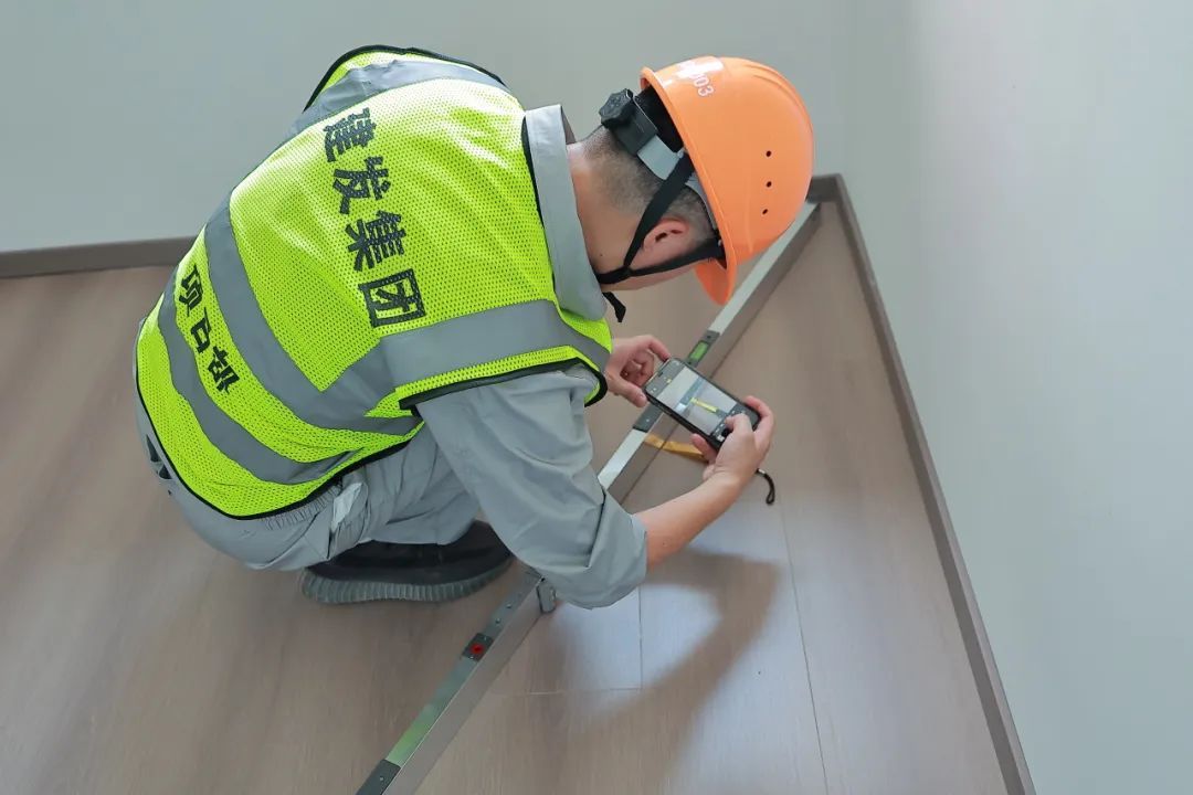 奉发集团职工技术技能大赛之装修质量检查验收比武活动(图6) 奉发集团职工技术技能大赛之装修质量检查验收比武活动