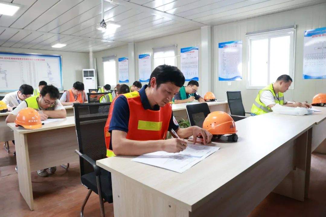 奉发集团职工技术技能大赛之装修质量检查验收比武活动(图7) 奉发集团职工技术技能大赛之装修质量检查验收比武活动